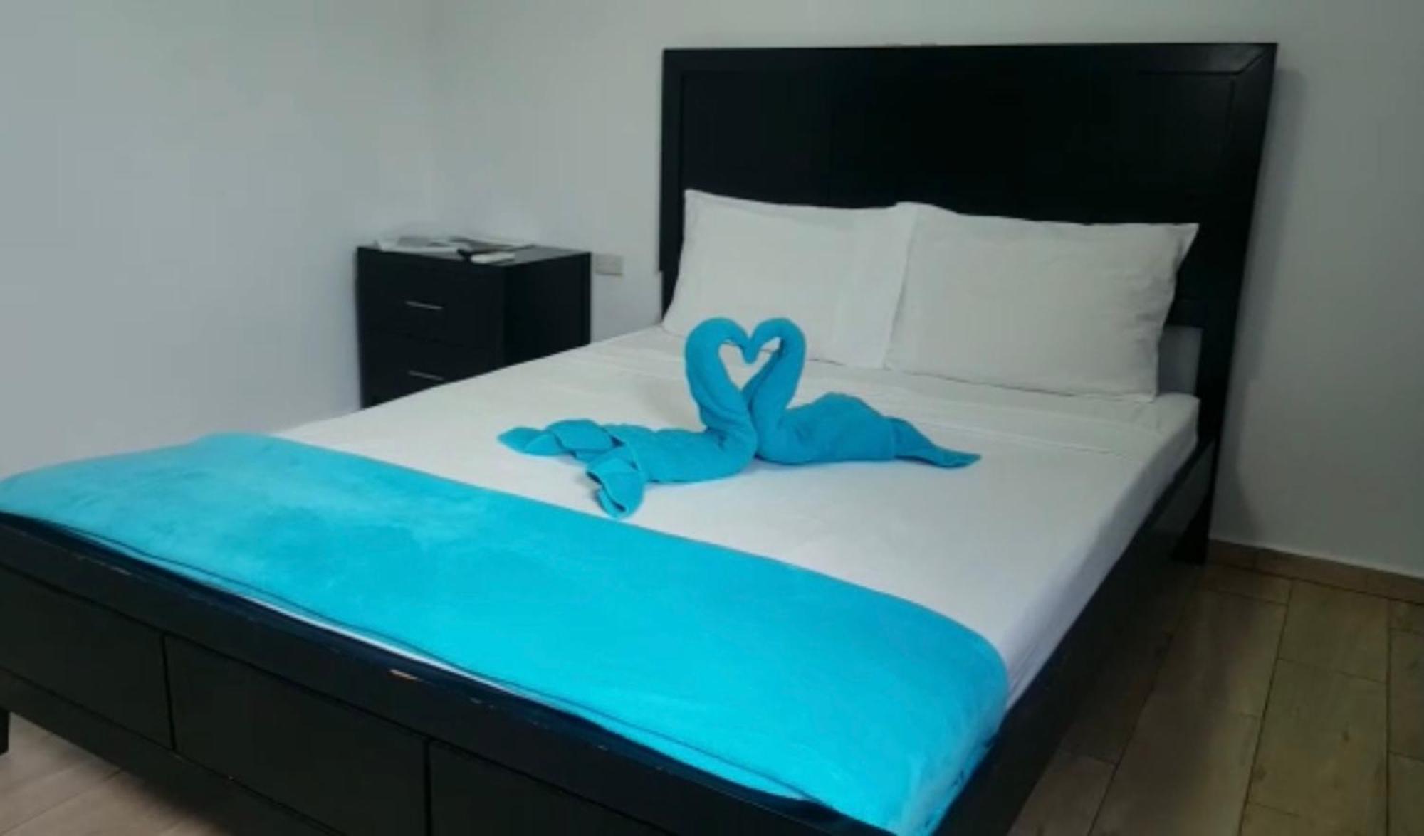 פאלם ביץ' Genesis Apartments מראה חיצוני תמונה