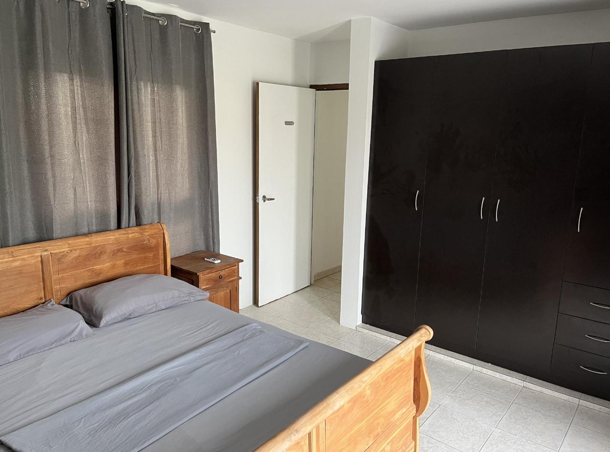 פאלם ביץ' Genesis Apartments מראה חיצוני תמונה