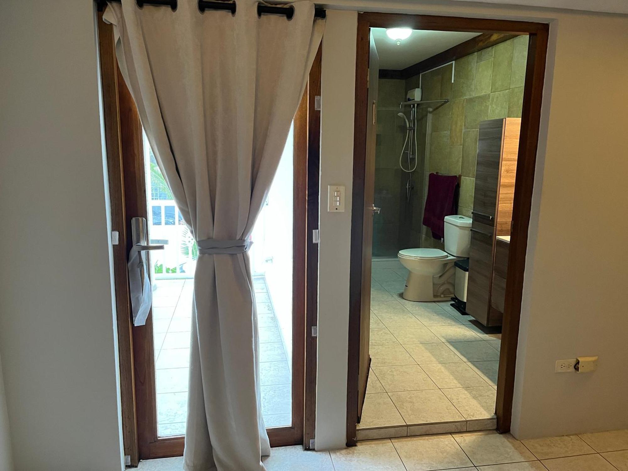 פאלם ביץ' Genesis Apartments מראה חיצוני תמונה